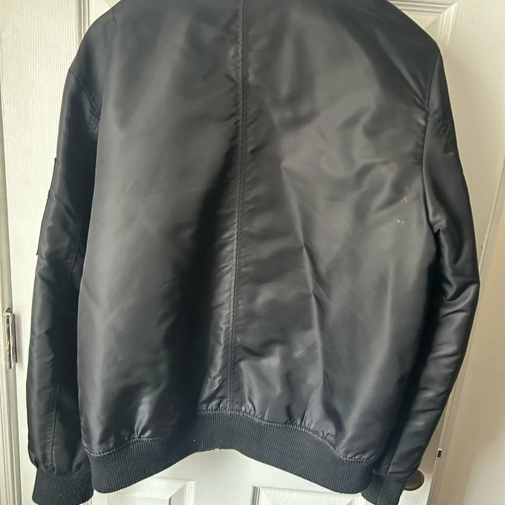 GUESS (unisex) Men's Black Bomber Jacket - Picture 3 of 5